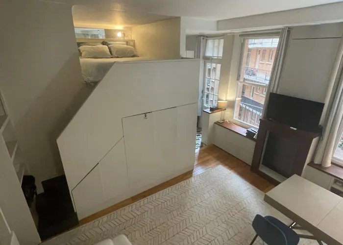 Elegant Avec Mezzanine Porte Des Ternes דירה
