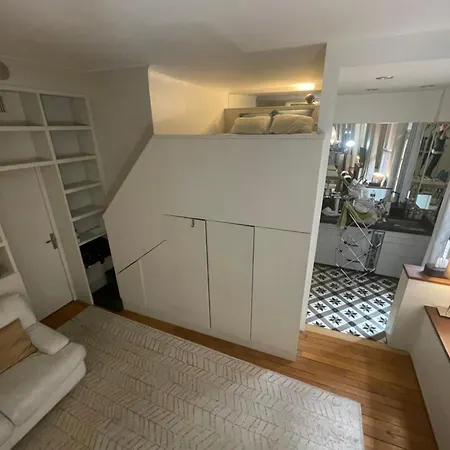 élégant Avec Mezzanine Porte Des Ternes Parigi